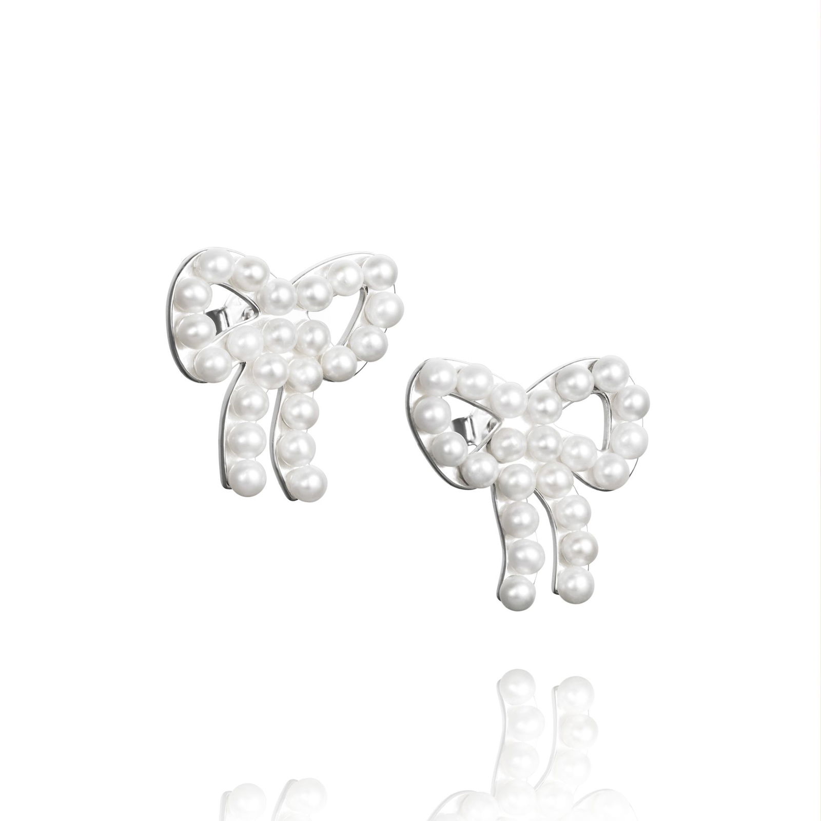Mini Pearls Bow Ear.