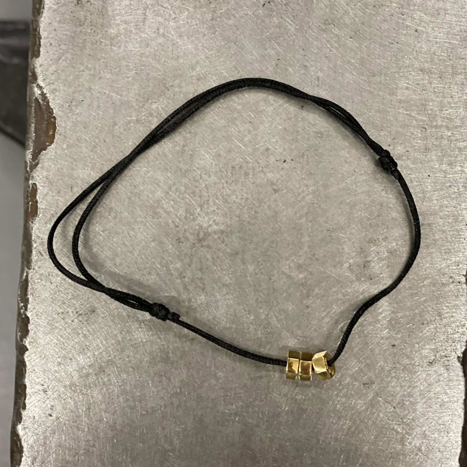 Efva Attling Nut Bracelet. ONE SIZE - GULD