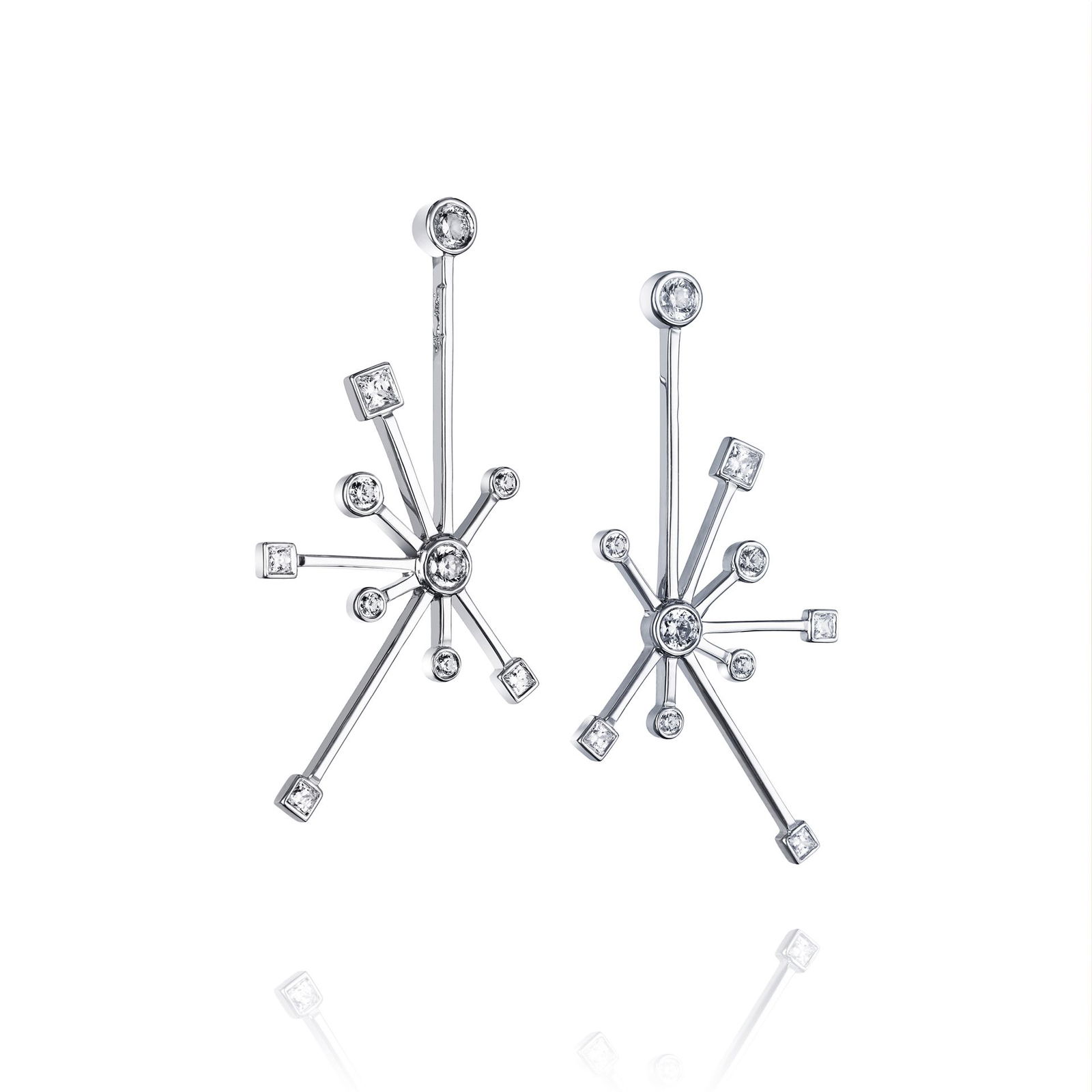 Alternativ bild 0 för Kaboom & Stars Örhänge Vitguld