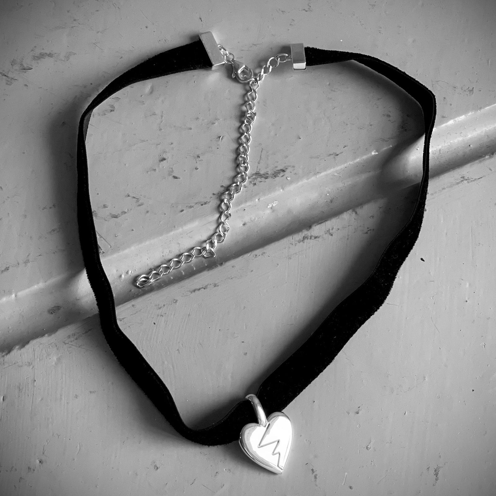 Efva Attling N&auml;stan Heartbroken Necklace - black. 40 - SILVER
