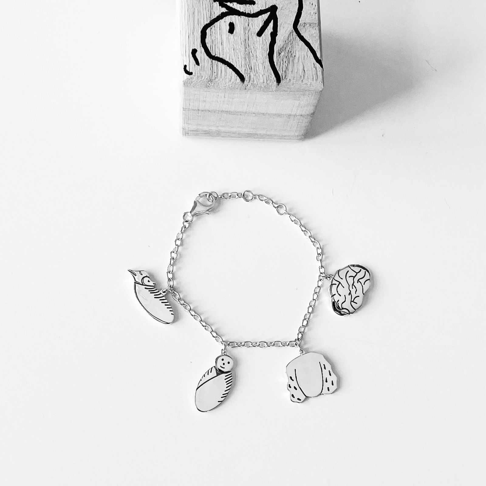 Efva Attling Hj&auml;rna / Bracelet 16/17.5/19 - SILVER