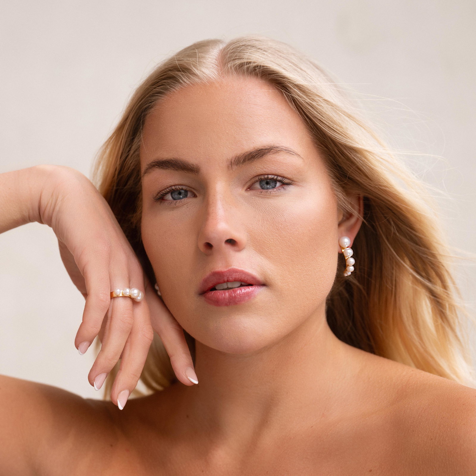 Strings Of Pearls Hoops bild 2